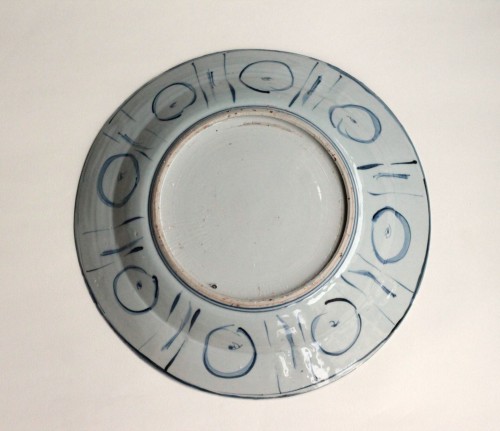 Porcelain & Faience  - A blue-and-white Chinese porcelain plate, known as “Kraak porcelain”, Wanli