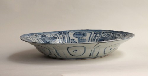 A blue-and-white Chinese porcelain plate, known as “Kraak porcelain”, Wanli - 