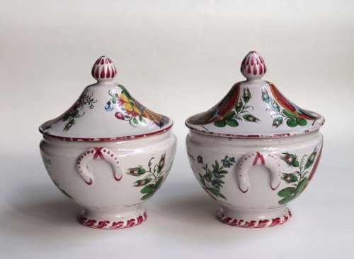 Porcelain & Faience  - Two small earthenware soup bowls from Les Islettes-Bois d'Epenses, Dupré, 1