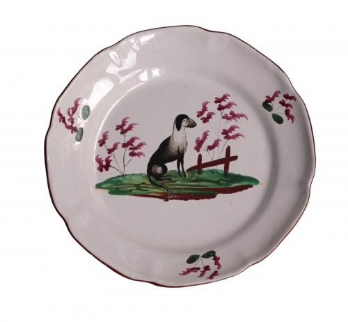 Earthenware plate from Les Islettes, Bois d'Epenses (Meuse), depicting a dog