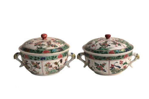 Paire d'écuelles en porcelaine de Chine, Famille Verte, époque Kangxi (1662-1722).