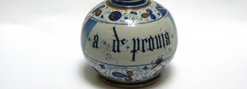 Faenza majolica pharmacy bottle, decoration "alla porcelana", circa 1500 - 