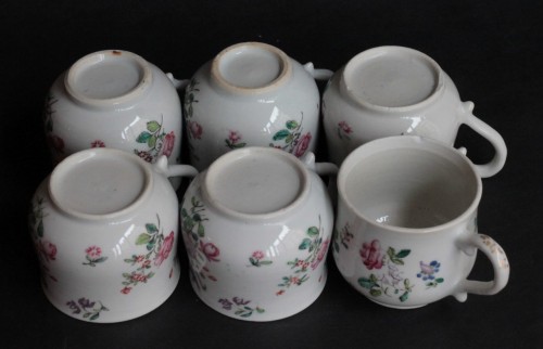 Céramiques, Porcelaines  - Six pots à jus en porcelaine de Chine