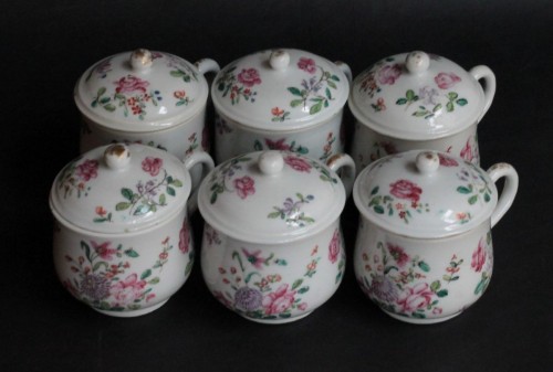 Six pots à jus en porcelaine de Chine - JM Béalu & Fils