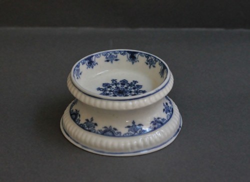 Saltcellar in soft porcelain of Saint-Cloud (France) - 