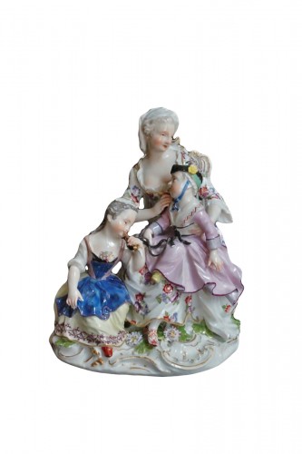 Groupe en porcelaine de Meissen représentant une nourrice avec deux enfants, 18e s.