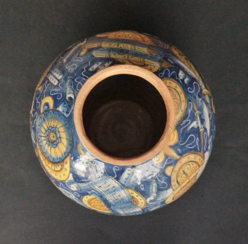 Vase en faïence de Venise, Atelier de Maestro Domenico - Céramiques, Porcelaines Style 