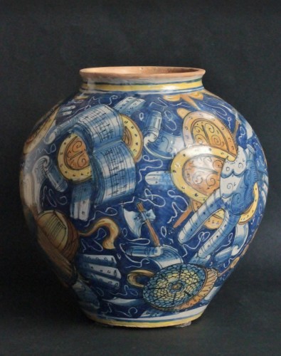 Vase en faïence de Venise, Atelier de Maestro Domenico - JM Béalu & Fils