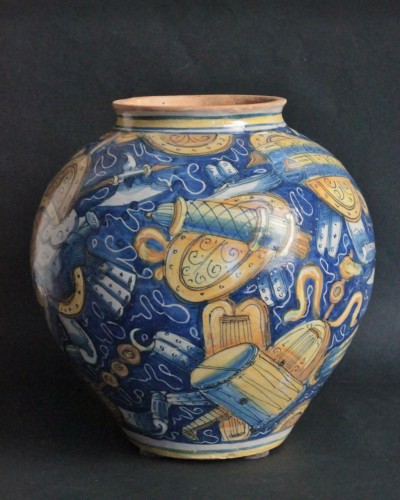 Venetian earthenware vase, Workshop of Maestro Domenico - 