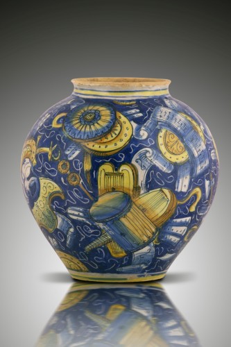  - Venetian earthenware vase, Workshop of Maestro Domenico