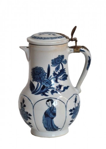 Verseuse en porcelaine de Chine en camaïeu bleu - Époque Kangxi (1662-1722)