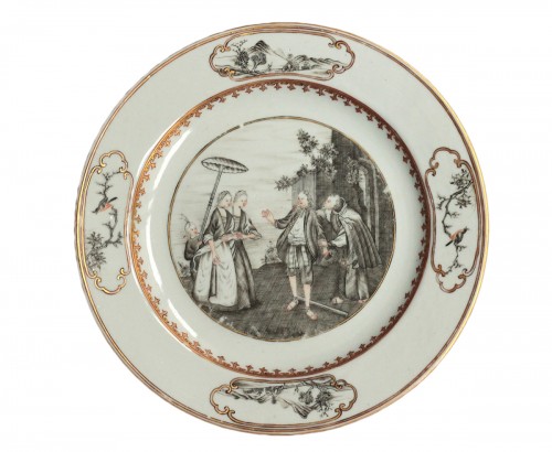 Assiette en porcelaine de Chine à décor de grisaille