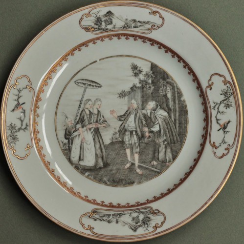 Céramiques, Porcelaines  - Assiette en porcelaine de Chine à décor de grisaille