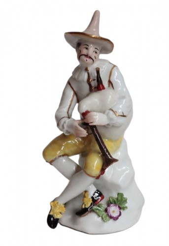 Statuette d'Arlequin à la cornemuse, porcelaine de Meissen vers 1740