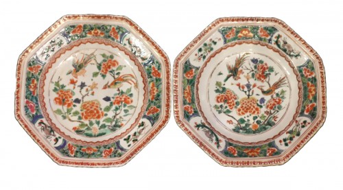 Paire d'assiettes octogonale Famille Verte, Chine époque Kangxi (1662-1722)