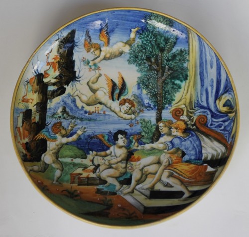  - URBINO, Cup representing the loves of mars and venus with four loves. 16th 