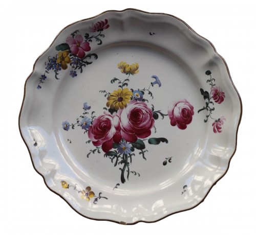 Strasbourg, plate with three roses, period of Joseph Hannong, circa 1770.