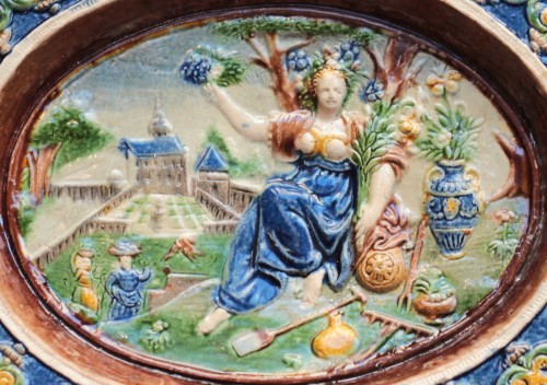 17th century - Enamelled terracotta dish "La Belle jardinière" school of Bernard Palissy