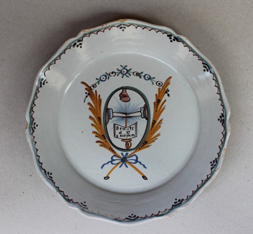 Plate in Nevers (France) earthenware &quot;Les Droits de l&#039;Homme&quot;, 18th century - 