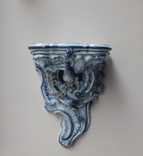 Porcelain & Faience  - Pair of Delftware sconces decorated in blue, 18th century