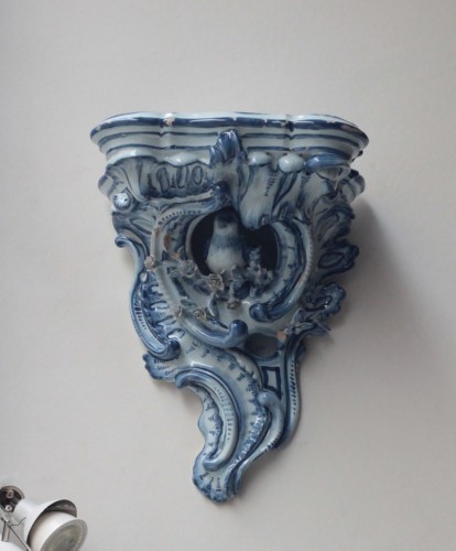 Pair of Delftware sconces decorated in blue, 18th century - 