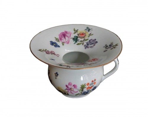 Meissen porcelaine spittoon, 18th century