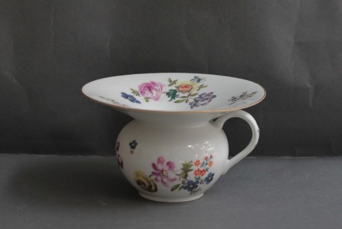 Meissen porcelaine spittoon, 18th century - Porcelain & Faience Style Louis XV