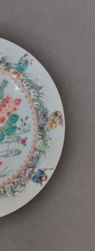 XVIIIe siècle - Assiette en porcelaine de Chine à decor aux canards mandarins. XVIIIe siècle.