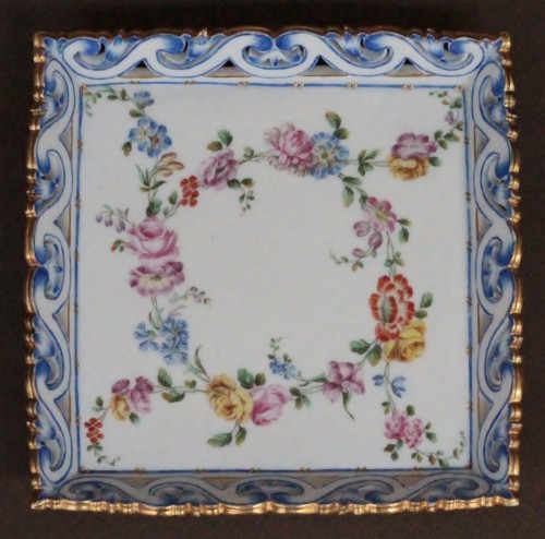 Louis XV - Sevres porcelain suare tray, letter date G for 1760. 18th century