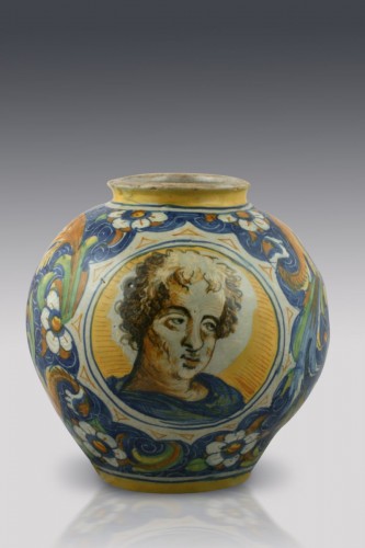 Vase boule en majolique de Venise, atelier de Maestro Domenico, vers 1560-70. - JM Béalu & Fils