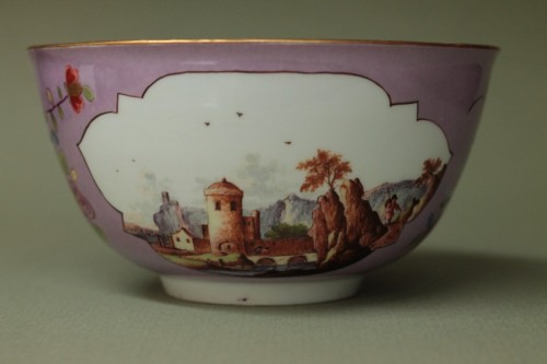 Louis XV - Meissen porcelain bowl with a lavender background, circa 1745.