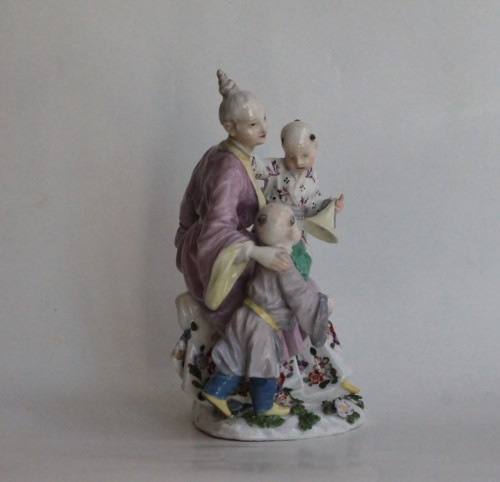 Meissen porcelain group representing the Chinese family, circa 1750 - Porcelain & Faience Style Louis XV