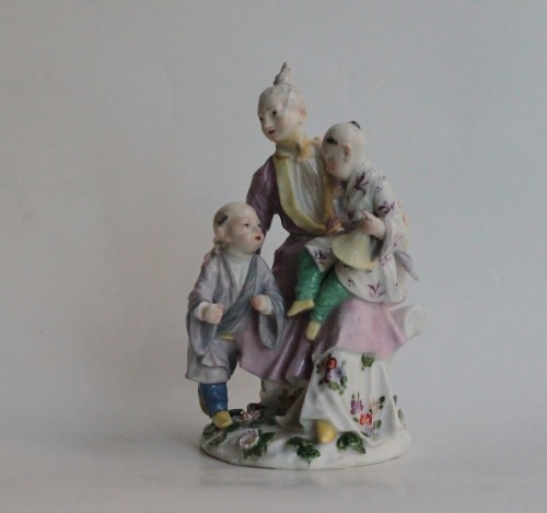 18th century - Meissen porcelain group representing the Chinese family, circa 1750
