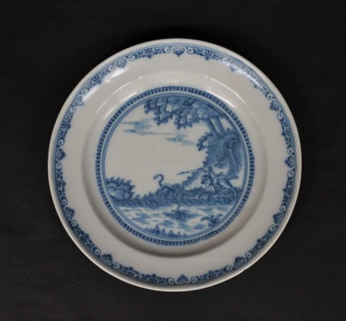 Assiette en faïence de Moustiers d'une chasse au lion, 18e siècle - JM Béalu & Fils