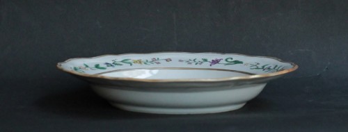 Assiette en porcelaine de Chine à décor d'armoiries hollandaises, 18e siècle - JM Béalu & Fils