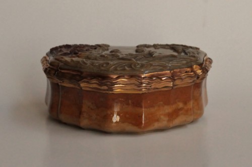Louis XV - Snuffbox in agate, mounting brass, Germany, 18th century