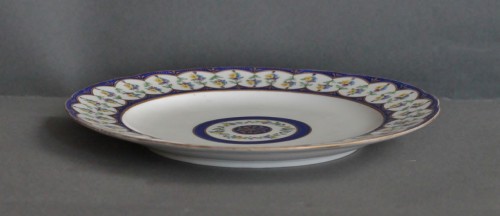 Plate in soft porcelain of Sevres of the service &quot;festoons blue memories&quot; - 