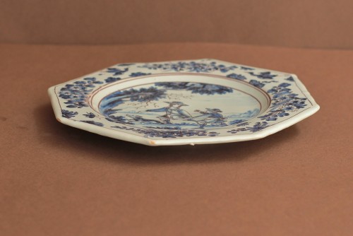Porcelain & Faience  - Octagonal earthenware plate from Marseille Saint Jean du Désert