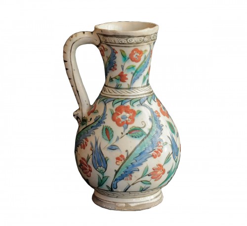 Iznik siliceous ceramic pitcher, circa 1585-1600.