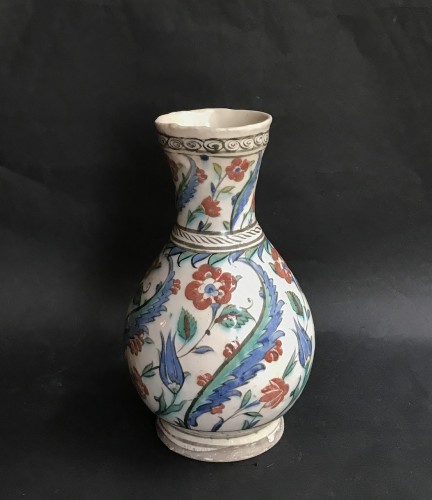 Renaissance - Iznik siliceous ceramic pitcher, circa 1585-1600.