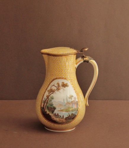 Porcelain & Faience  - Water pot and its basin in soft Sèvres porcelain, daffodil background 18th 