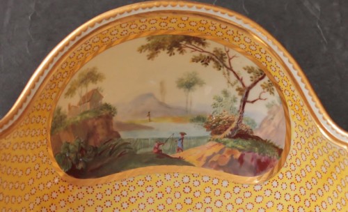 Antiquités - Water pot and its basin in soft Sèvres porcelain, daffodil background 18th 