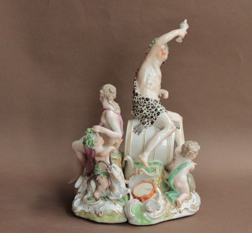 Porcelain & Faience  - Bacchus in Meissen porcelain of the 18th century forming a centerpiece