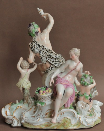 XVIIIe siècle - Bacchus en porcelaine de Meissen du 18e formant un centre de table