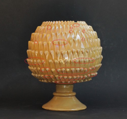 <= 16th century - Two pine cone-shaped Deruta earthenware medicine jars, 16th century