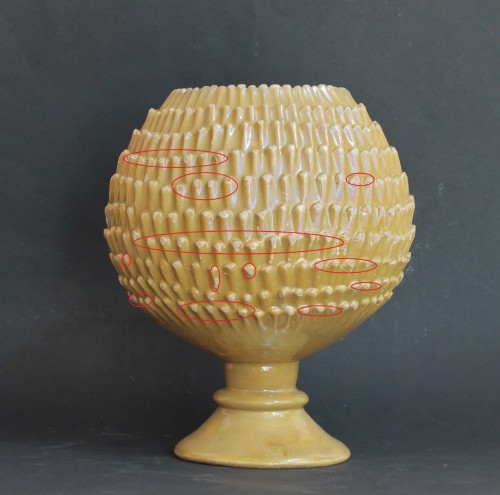 Two pine cone-shaped Deruta earthenware medicine jars, 16th century - 