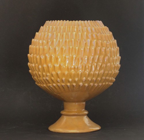  - Two pine cone-shaped Deruta earthenware medicine jars, 16th century