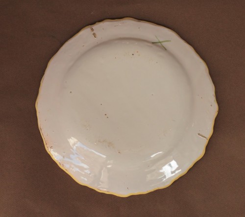 Plate &quot;with balloon&quot; in Moustiers earthenware, Féraud factory, 18th century - 