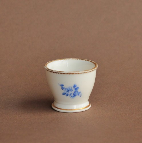 Porcelain & Faience  - Egg cup in soft porcelain of Sevres, circa 1760