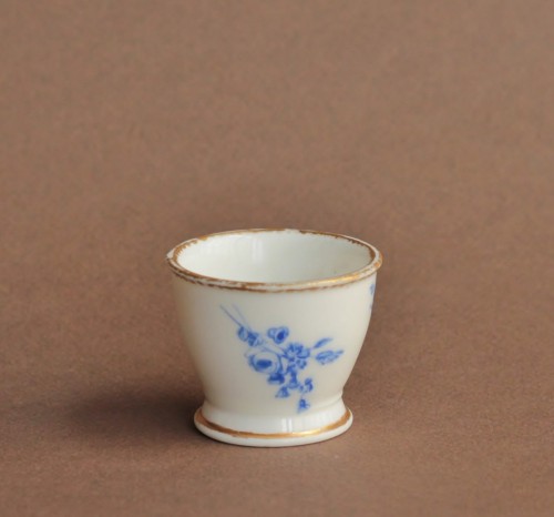 18th century - Egg cup in soft porcelain of Sevres, circa 1760